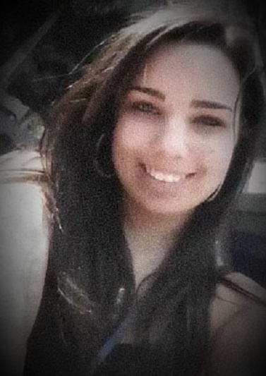 Странные звуки по ночам, исчезающие вещи, отпечатки на зеркале. Через неделю девушка исчезла