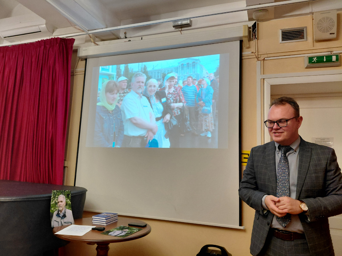 Мне казалось, что юрист и поэт Епылёв - серьезнее, основательней...