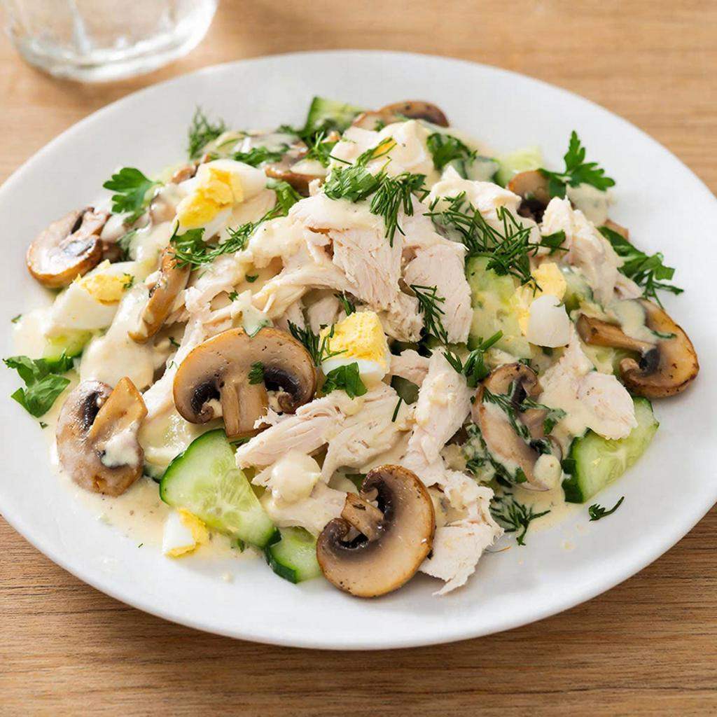 Салат с курицей и шампиньонами