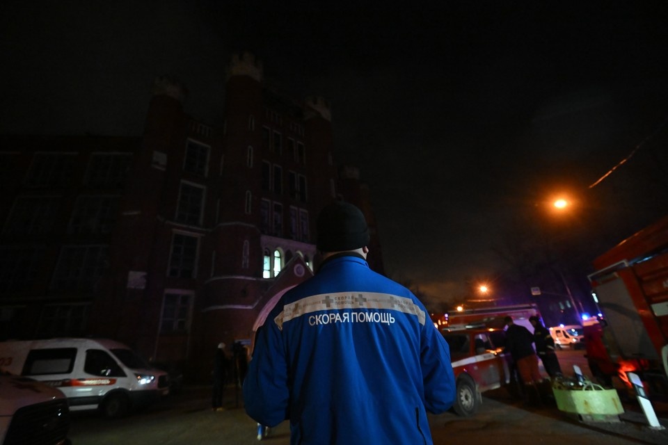    Все четверо сейчас находятся в больнице под присмотром врачей Иван МАКЕЕВ