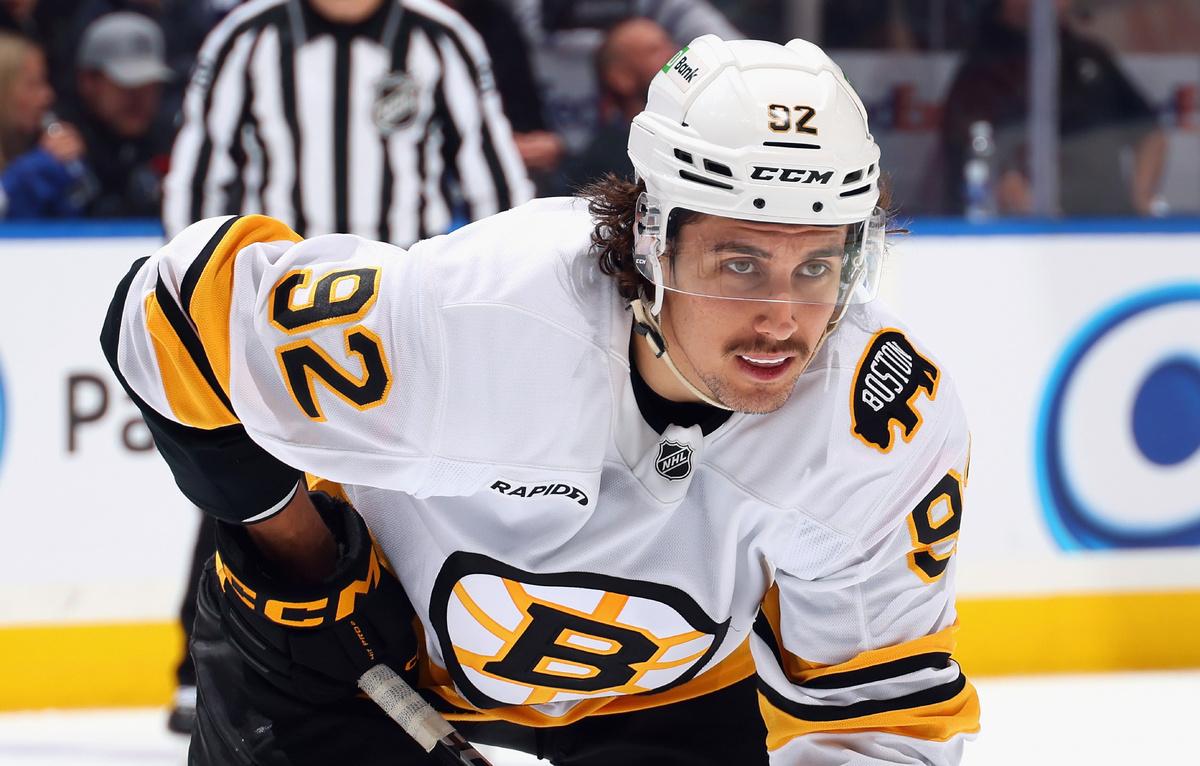    Нападающий "Бостона" Марат Хуснутдинов  Bruce Bennett/Getty Images