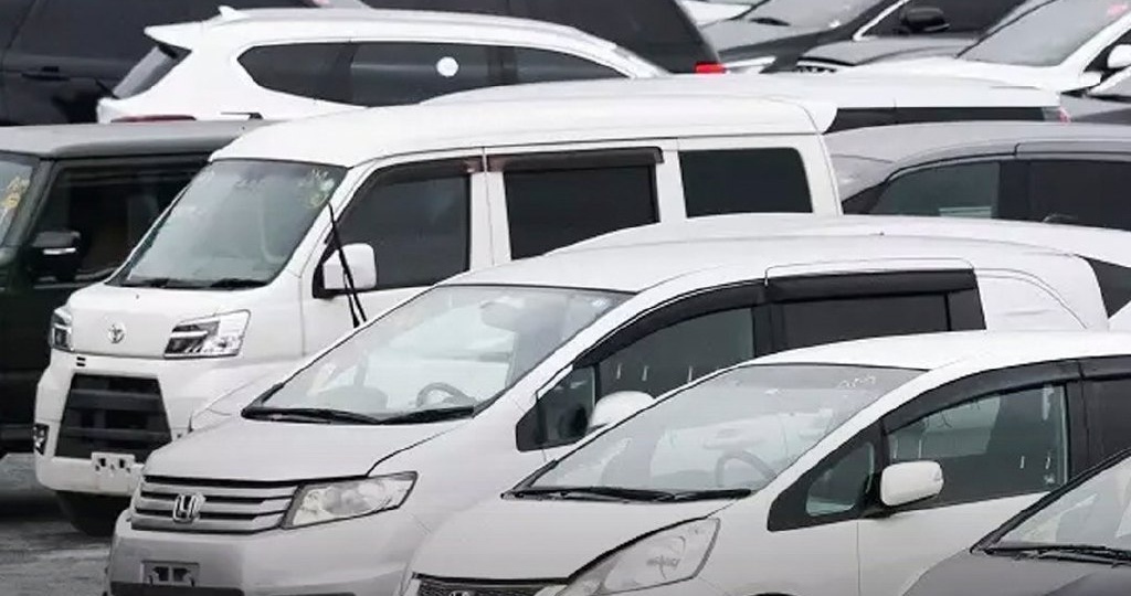 Федеральная служба судебных приставов (ФССП РФ) прорабатывает вопрос о введении запрета регистрации автомобилей для алиментщиков, сообщил