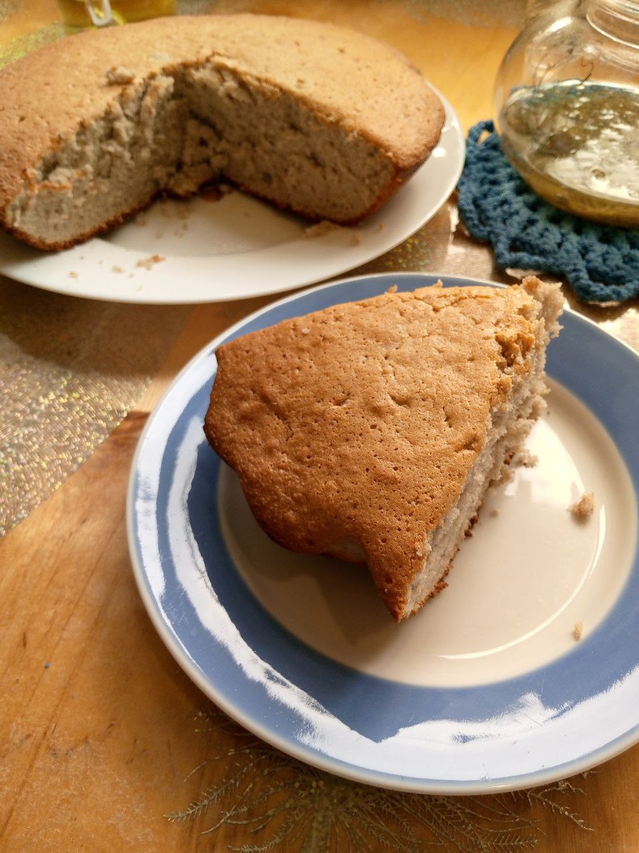 Вкусный и ароматный банановый бисквитный пирог с мукой зелёной гречки