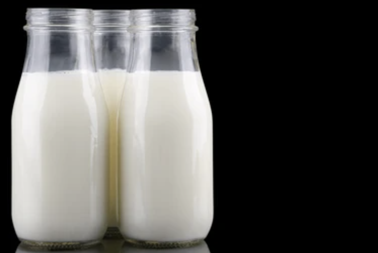 Однородное молоко — классический вид белого молока без расслоения 
