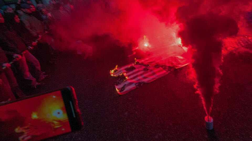     Посольство США в Венесуэле призвало американцев покинуть страну из-за ополченцев www.globallookpress.com/Stefano Ronchini