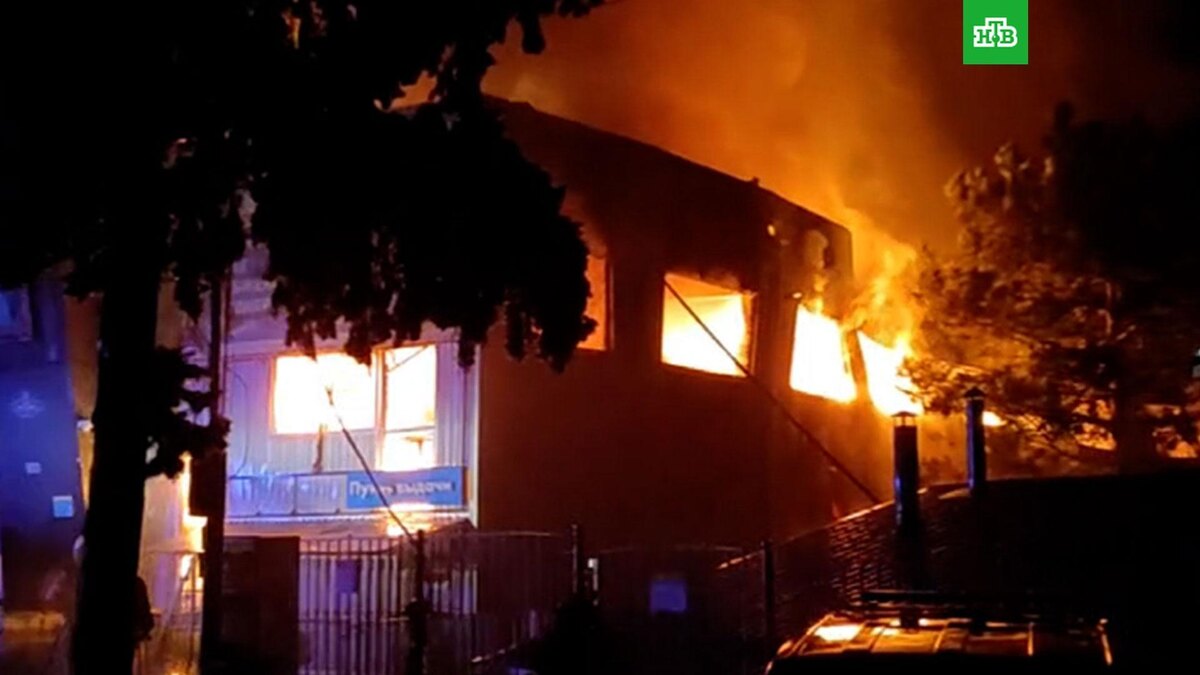    Крупный пожар тушат в Ялте