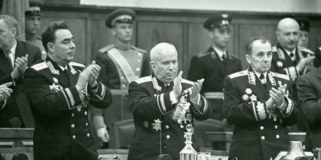 Он хотел переписать армию: как Хрущёв пытался отменить погоны и сломал себе реформу