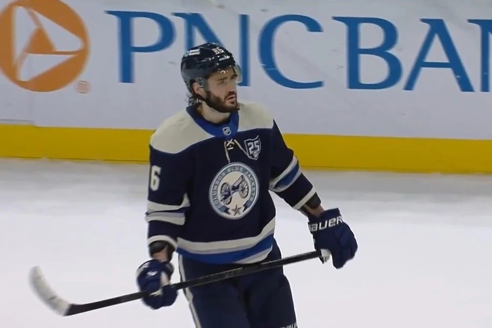    Кирилл Марченко в 2025 году штамповал рекорды. Скриншот видео НХЛ