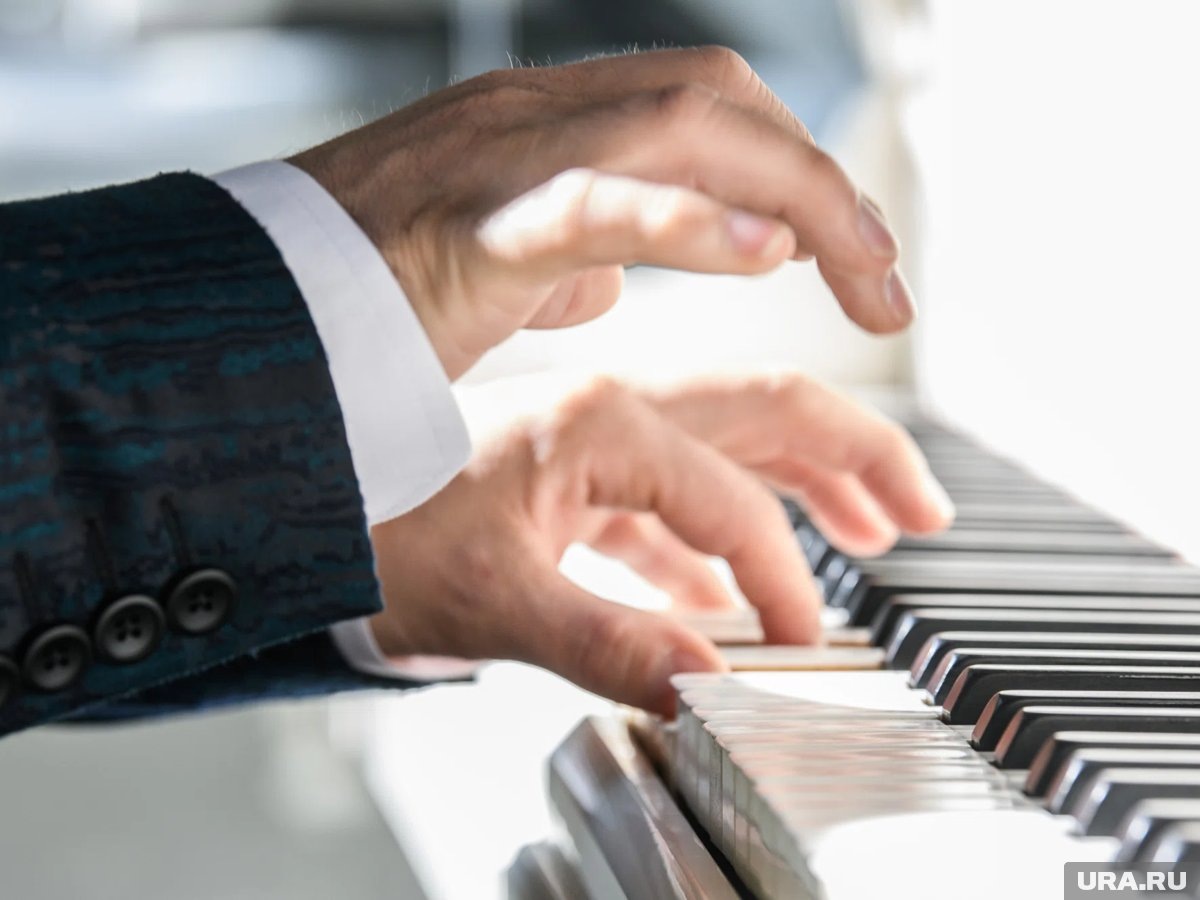     На музыкальный конкурс поступило более сотни заявок со всего мира