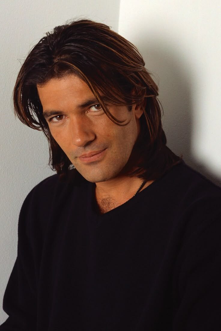 В роли Алехандро Антонио Бандерас