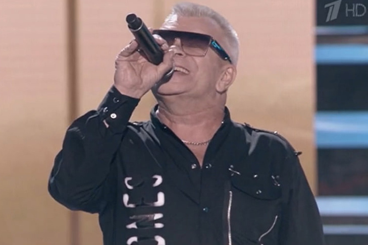    Кадр из программы «Голос 60+» Первого канала