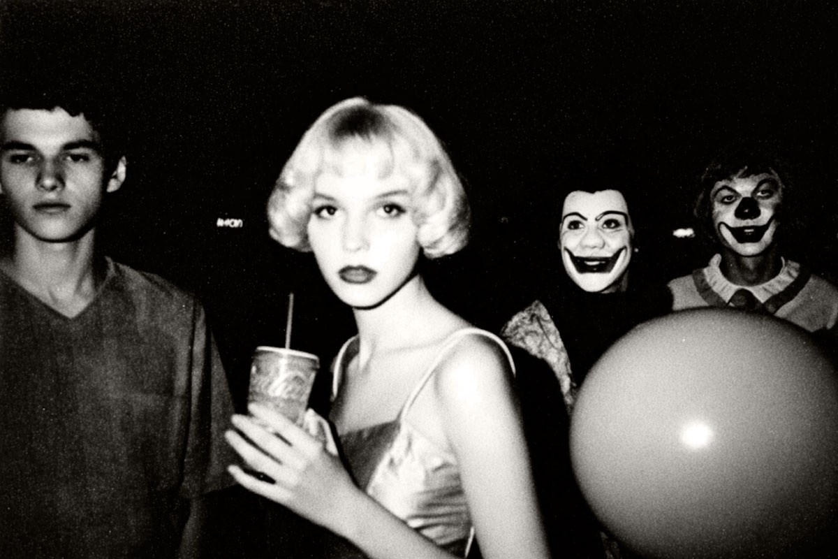 Нарцисс не понимает, что картинка не соответствует реальности, так как для него это и есть реальность