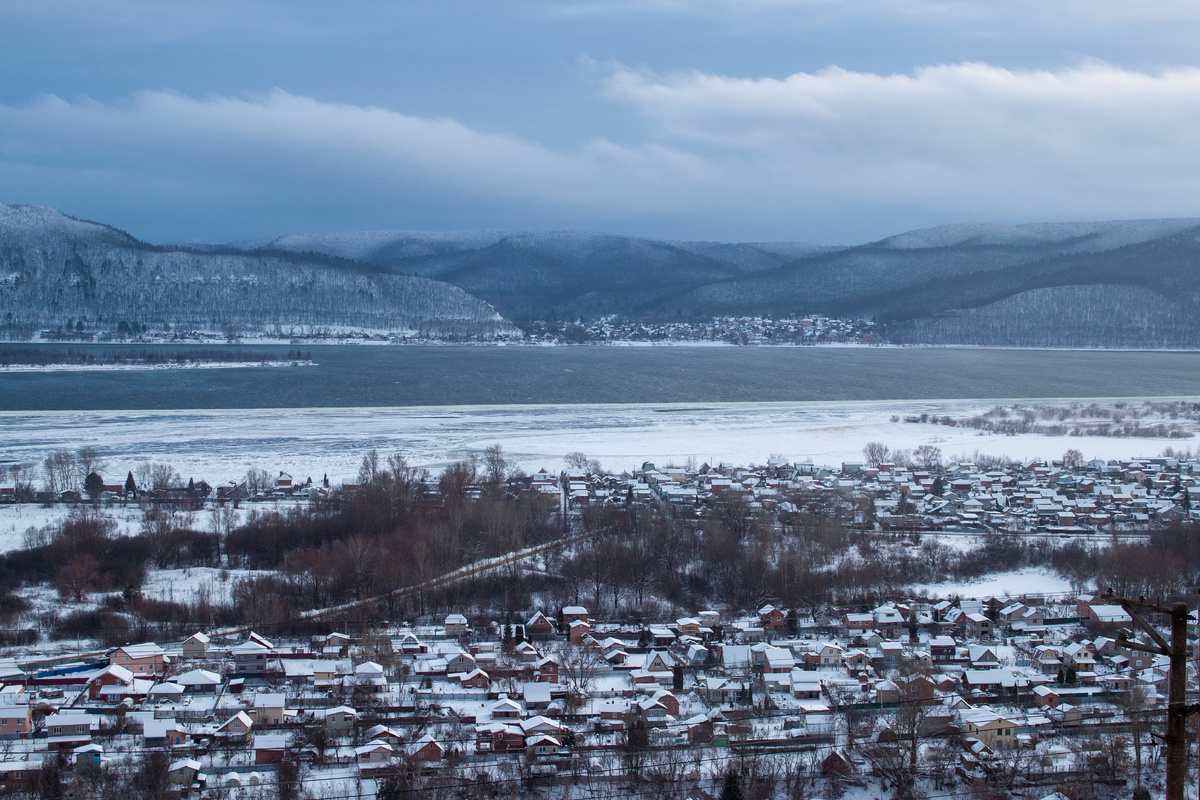 Вид на Волгу -->