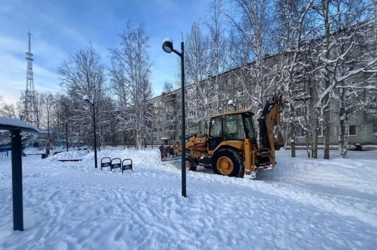    Власти Сыктывкара опровергли, что из сквера на ул. Малышева не убирают снег