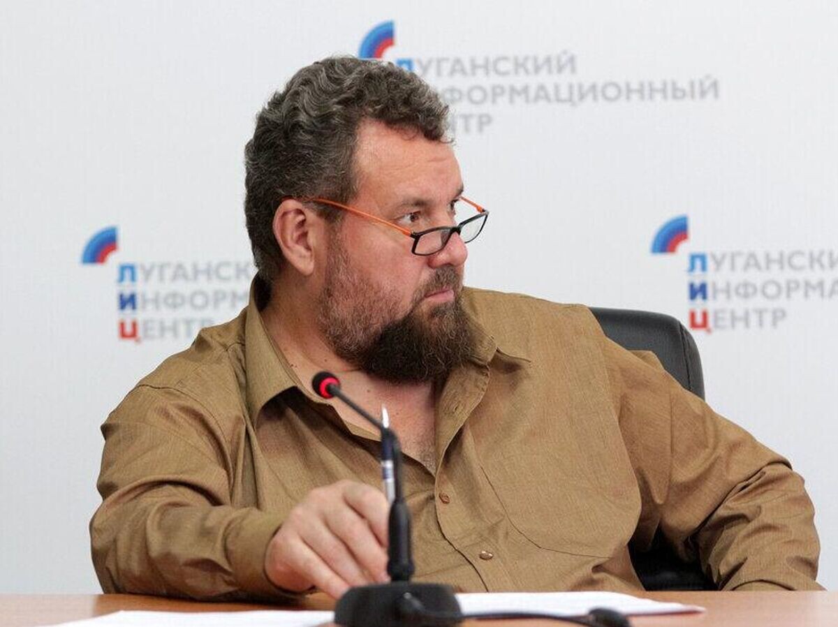    Писатель Глеб Бобров | CC BY-SA 4.0 / Nikita-lug (cropped) /