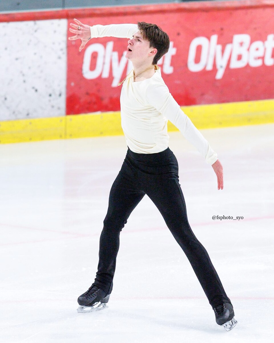    Максим Наумов на льдуСоцсети Максима Наумова