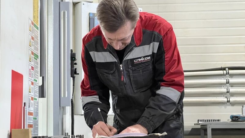     На производстве ГК «СПИКОМ». Софья Комарова