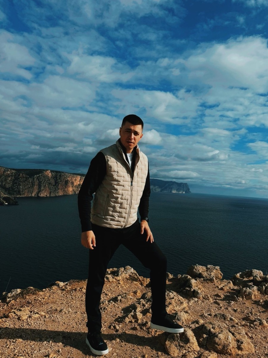 РАТНЫЙ. Фото: https://muzsmi.ru/2024/12/14/ратный-присоединяйтесь-и-становитес/