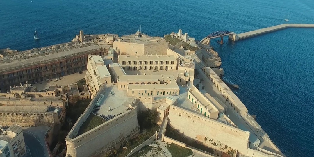 Почему Брестская крепость держалась без воды и провианта