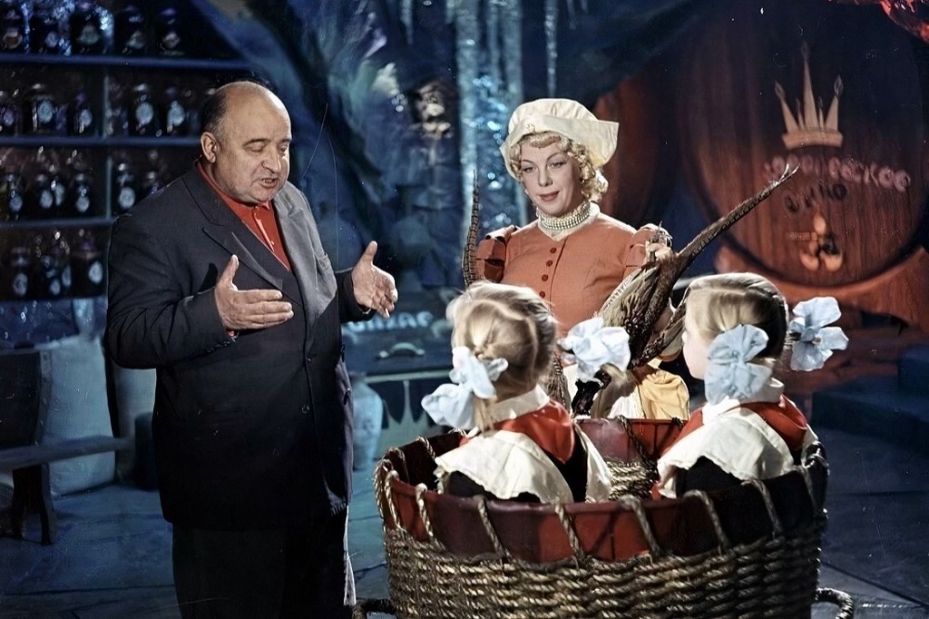    Фото © «Королевство кривых зеркал» режиссер Александр Роу / Kino-teatr.ru