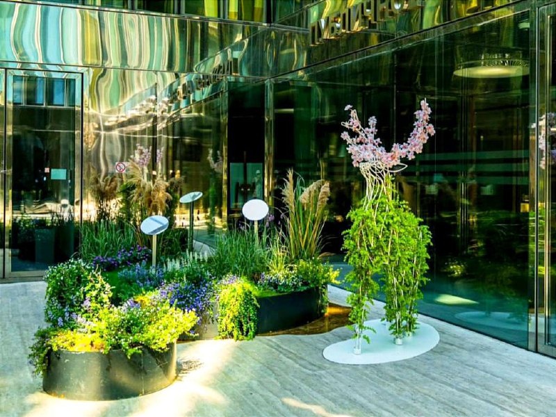 Зеркальный двор на Почтамской улице в городе Санкт-Петербурге.