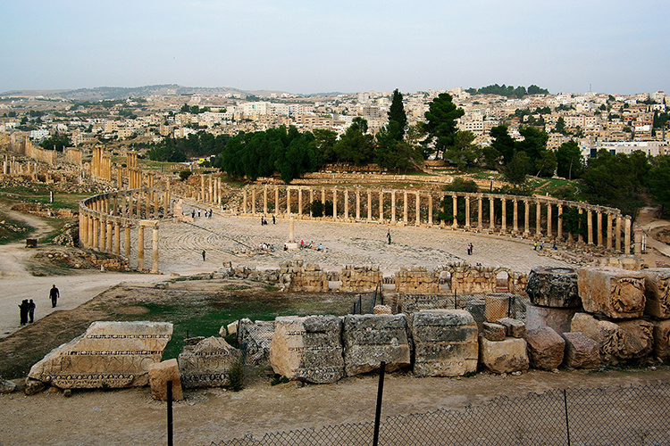   «Если вы хотите, чтобы Рим за вас вступился, то вам придется чем-то заплатить за защиту. Ну, а если вы враг Рима, если вы бросаете ему вызов, как это делали древние германские племена, Парфия или же Карфаген, то тогда пеняйте на себя».   
Фото: CC BY 3.0, commons.wikimedia.org