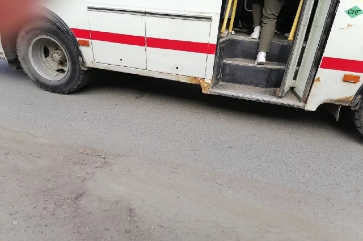    На трассе Омской области у автобуса с пассажирами отвалилось колесо