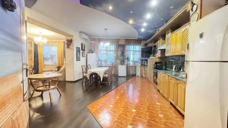     Огромная квартира со своей сауной в Барнауле. «Авито»