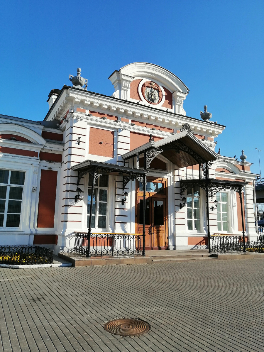 Императорский павильон. Место встреч.