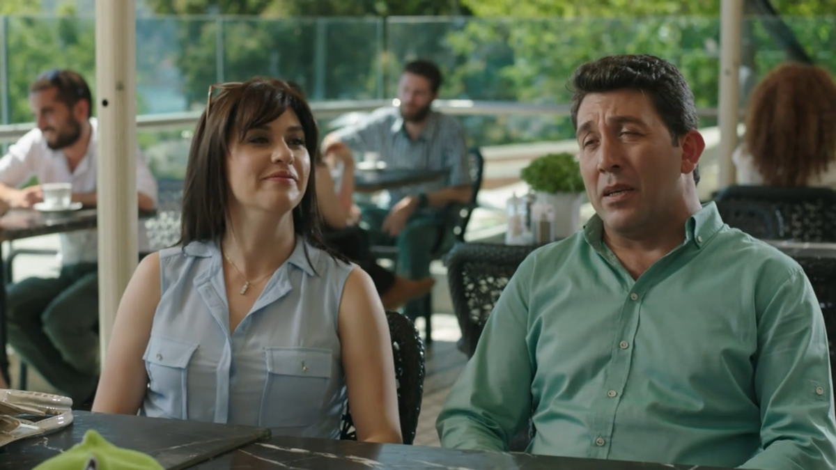 Гюнеш и Халюк. Кадр из сериала "Дочери Гюнеш"