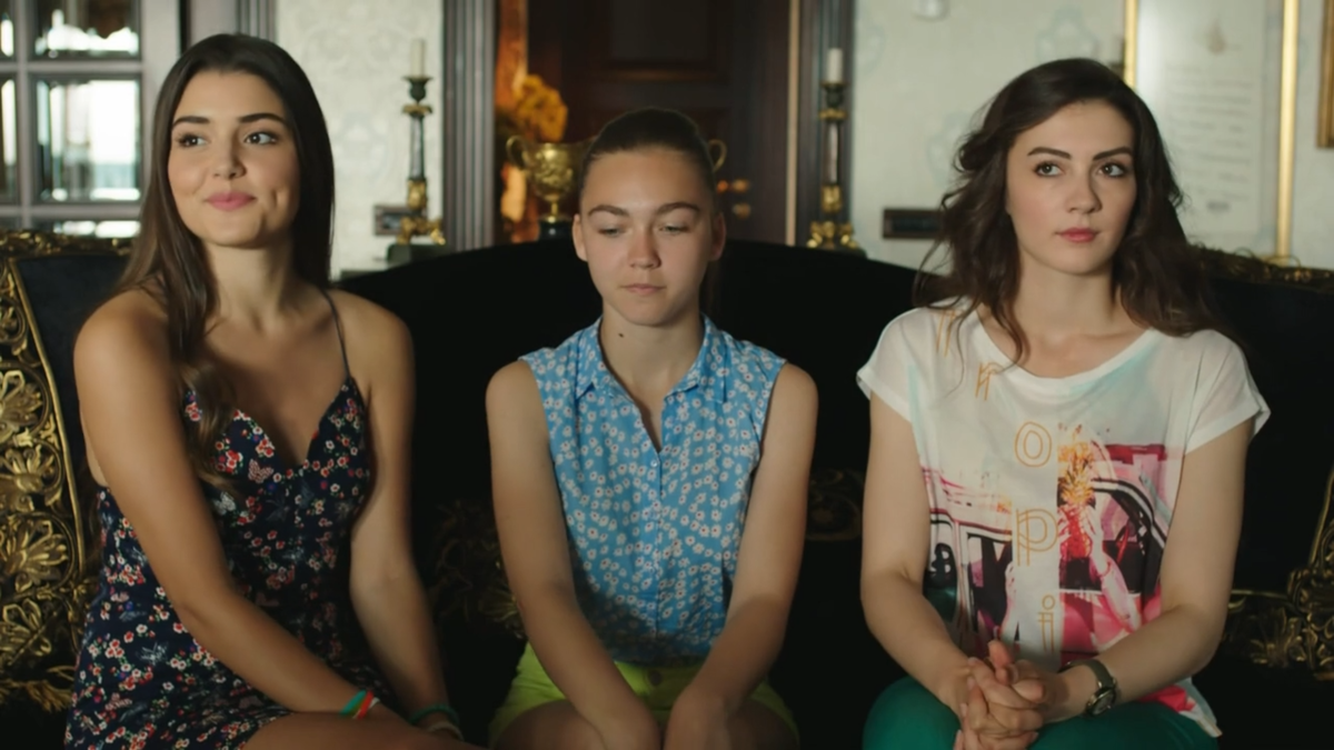 Дочери Гюнеш. Кадр из сериала "Дочери Гюнеш"