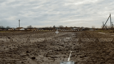    Операторы БпЛА 14-й гвардейской бригады спецназа во взаимодействии с 5-й армией группировки "Восток" уничтожают технику противника к западу от н.п. Гуляйполе. Видео: "Воин DV"