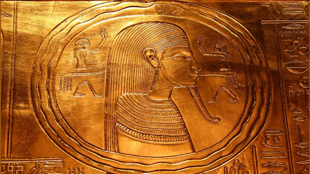 Древнеегипетское изображение Уробороса на саркофаге.