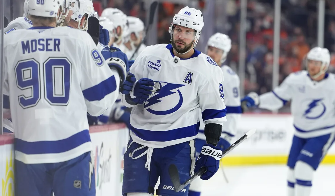 Никита Кучеров по-прежнему в огне. Фото: НХЛ