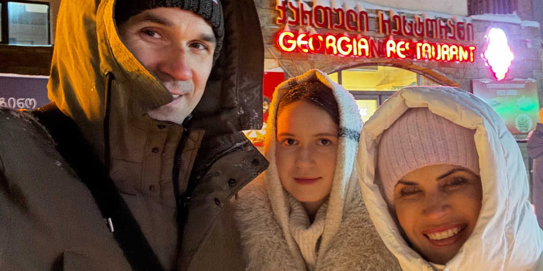 Путешествие в Грузию на авто. Новый год в Гудаури: снег, шампанское и грузинский драйв