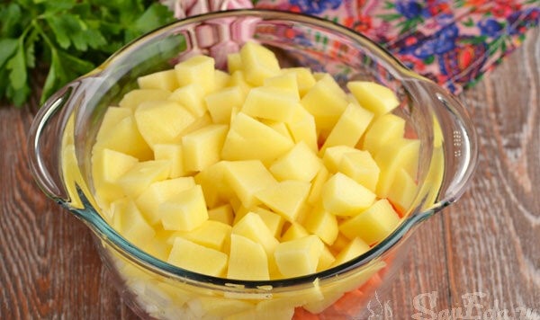 Мясо с картошкой для ленивых. Все в сыром виде заложили и забыли (5 вариантов)