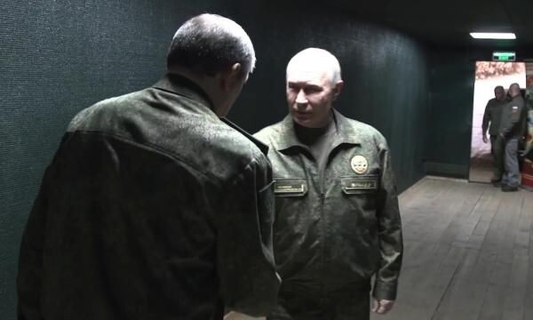    Владимир Путин посещает командный пункт группировки «Запад» / РИА «Новости»