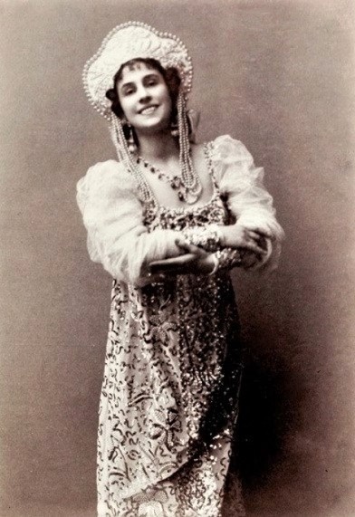 Матильда Кшесинская исполняет русский танец в балете «Камарго», 1902