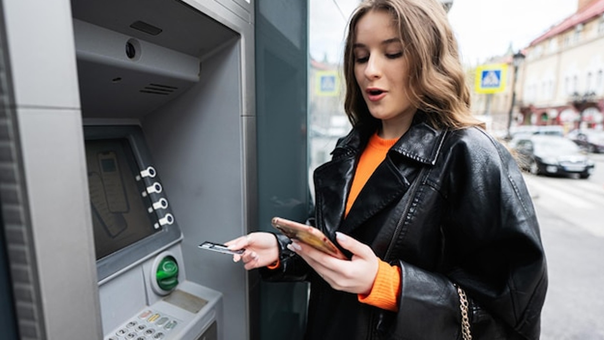 Сменила сим-карту — потеряла деньги: как забытый номер привёл к списанию средств