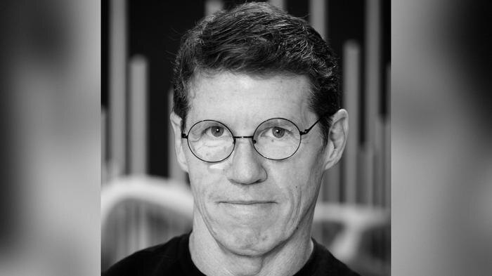 Обложка © Facebook (признан экстремистской организацией и запрещён на территории Российской Федерации) / Guy Moon