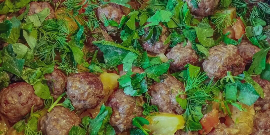 На ужин - картошечка с фрикадельками