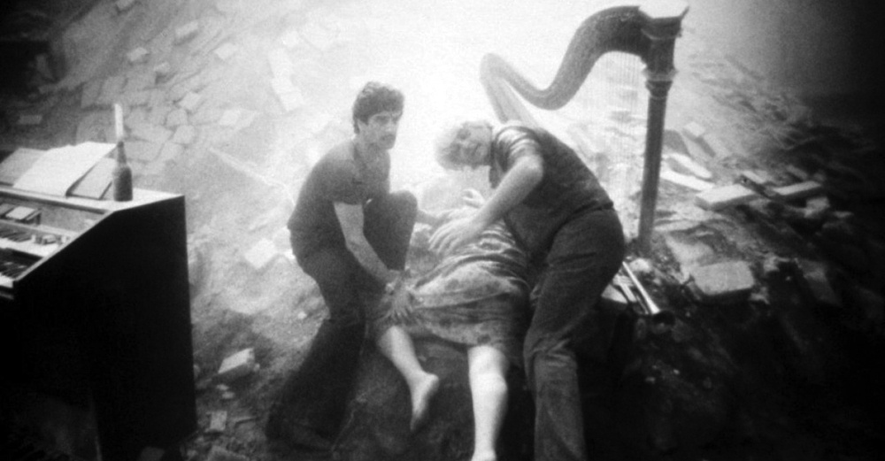 Никто не пострадал. Это кадр из к/ф Ф. Феллини "Репетиция оркестра"