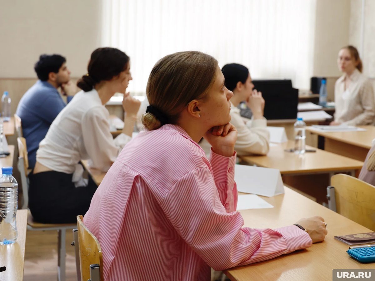    Самым требовательным предметом по количеству баллов оказалась информатика