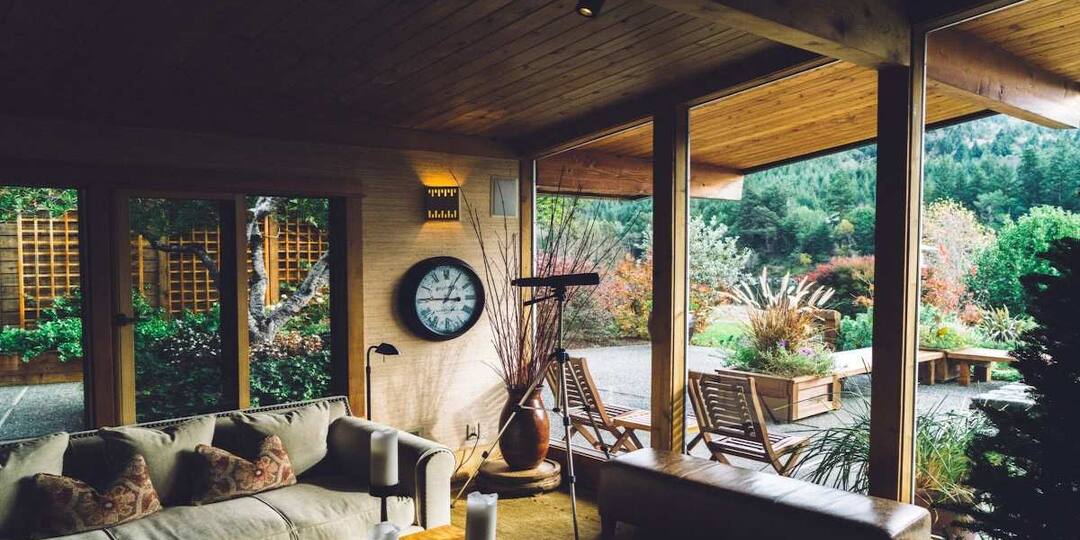 Резиденция превратилась в дизайнерский отель — что скрывают стены?