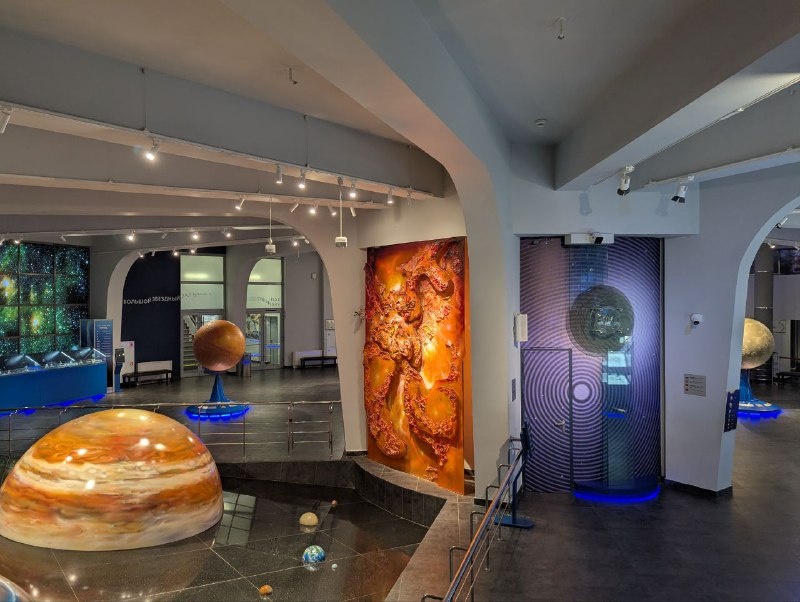 Музей Урании. Вид части зала второго этажа. Фото моё