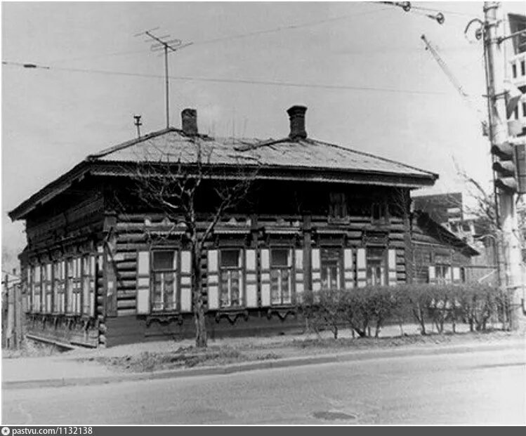 в конце 80-ых сделан снимок, но в начале 90-ых я ещё тоже этот дом помню