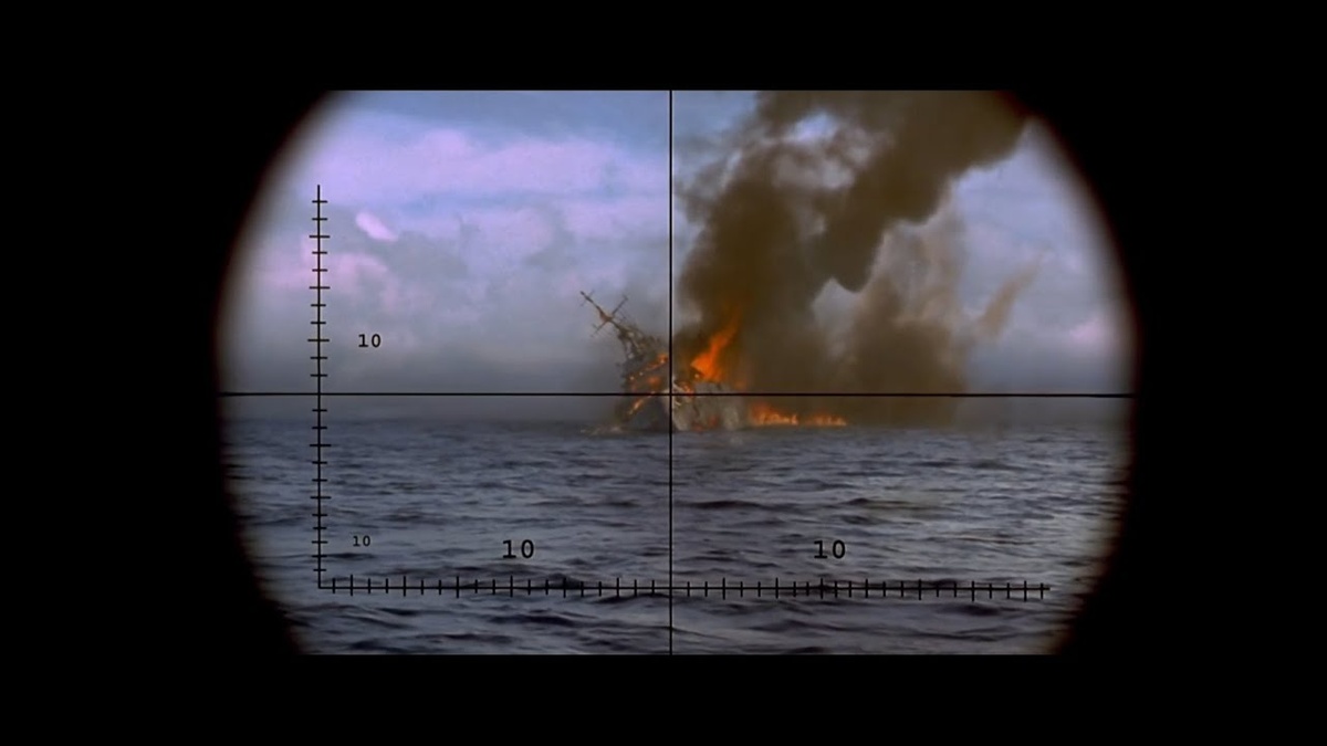 Подводная лодка атакует