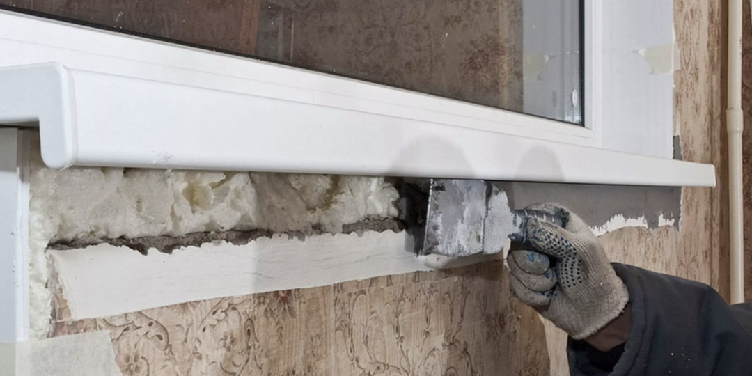 Почему монтажную пену нельзя оставлять «как есть»: чем её зашпаклевать без ошибок?