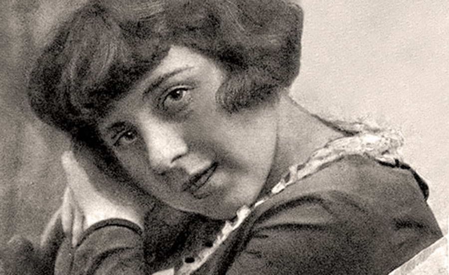 Эстер Русакова