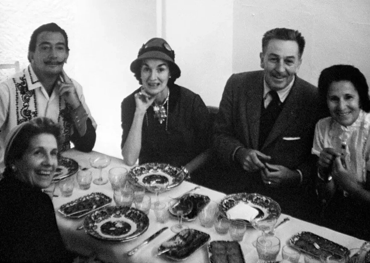 Дали в гостях у Диснеев в 1951 году.